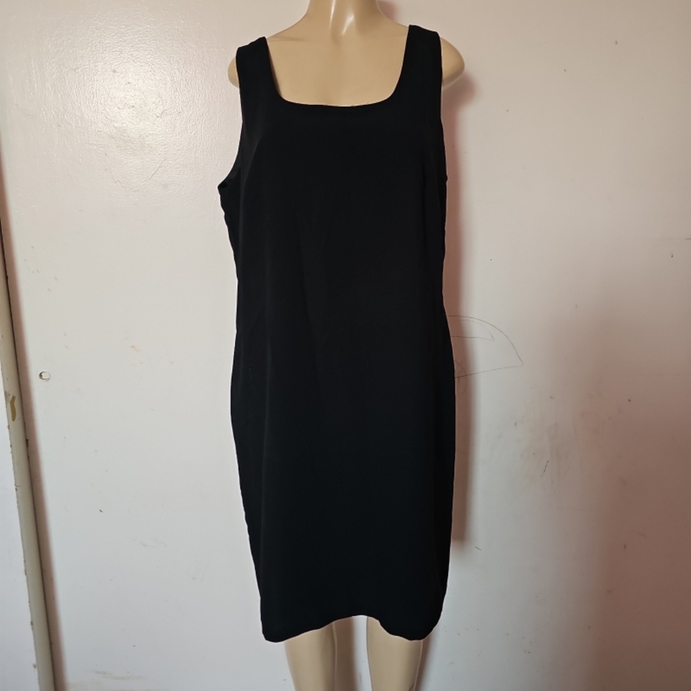 SMITH Classic Black Midi Dress